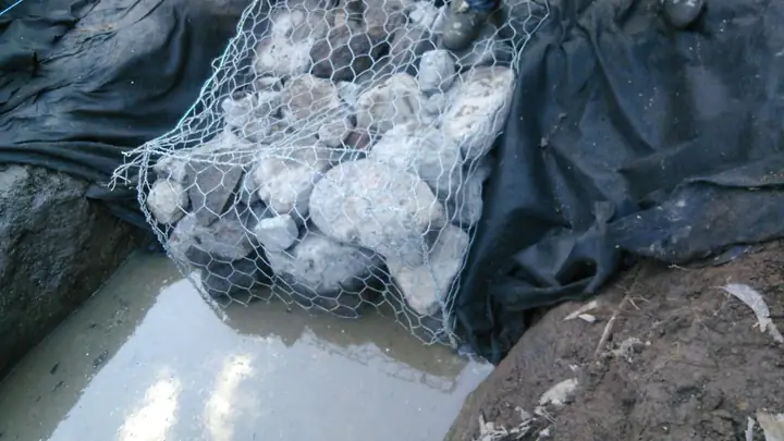 Estabilización de talud: gavión de base sobre geotextil